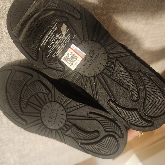 UGG Black PATTEN Boots - Picture 9 of 15